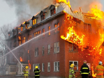 В новосибирске сожгли областное управление фсб