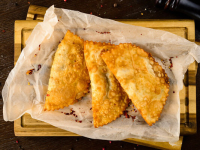 Домашние чебуреки с хрустящим тестом и самой сочной начинкой – никаких секретных компонентов