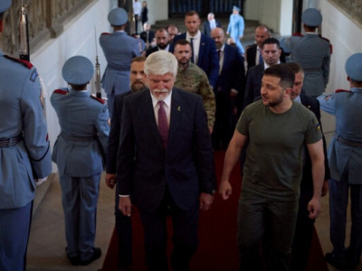 Президент Чехии разрешил 60 гражданам страны вступить в ряды украинской армии