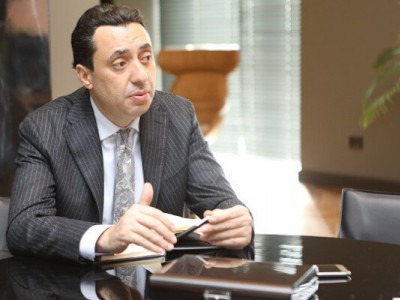 Эхтирам Гулиев сказал главному тренеру, его рука была поднята - у меня нет столько денег