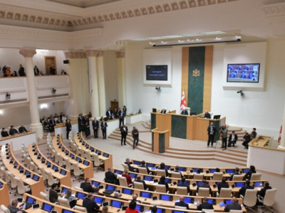 Президент Грузии бойкотировала первое заседание нового парламента