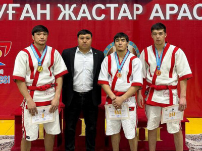 Семь медалей завоевали карагандинцы на республиканском турнире по қазақ күресi