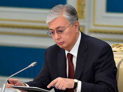 Касым-Жомарт Токаев поздравил казахстанскую боксершу Назым Кызайбай с исторической победой