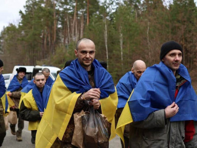 Украина вернула домой 197 военнопленных (фоторепортаж)