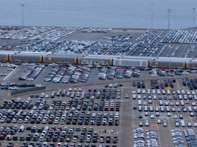 Трамп объявил о введении пошлин на все импортные автомобили