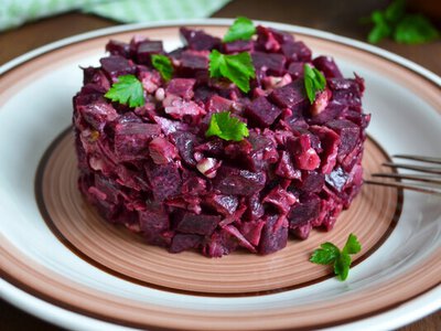 Полезный и вкусный салат из свеклы: минимум ингредиентов