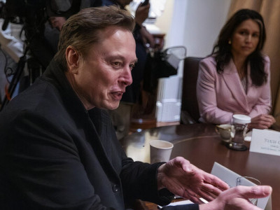 Маск позволяет себе больше, чем другие советники, и Трампу это нравится – Politico