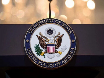 США может закрыть 10 посольств и 17 консульств