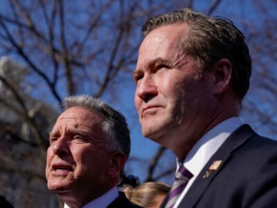 Майкл Уолтц покинул пост советника Трампа по нацбезопасности