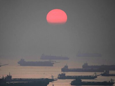 ЕС готовит санкции против «Лукойла» за участие в теневом флоте