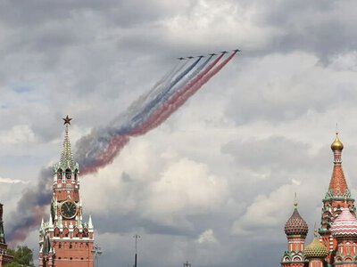 Парад в москве: лидеры 29 стран приедут не из-за идеологии, а за деньги