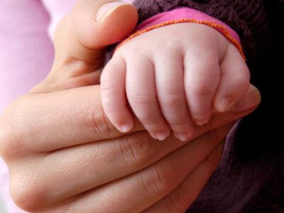 В Сумах женщина пыталась продать свою новорожденную дочь за $30 000