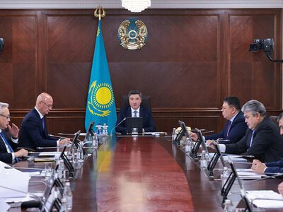 В Правительстве рассмотрены вопросы проведения весенне-полевых работ и прохождения вегетационного периода
