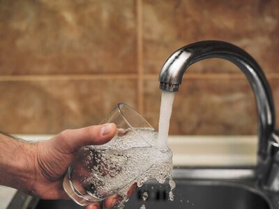 Выбор мудрых: какая вода продлевает жизнь лучше всего