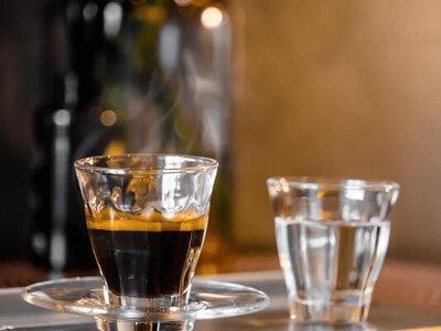 Утренний лайфхак: что выпить перед кофе для долголетия?