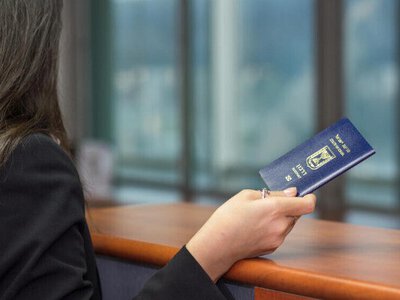 В аэропорту Тель-Авива задержали восемь граждан Грузии с фальшивыми израильскими паспортами