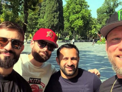 Азербайджанские бойцы UFC прибыли в Баку