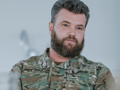 Кровать втиснута в стену. Все думают, что я 200-й. Паламар рассказал, как выжил после атаки на бункер в Мариуполе
