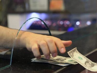 Гривна реагирует на рынок: доллар растет, евро теряет позиции