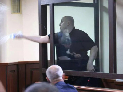 На Мелия завели новое уголовное дело — из-за того, что он плеснул в судью воду