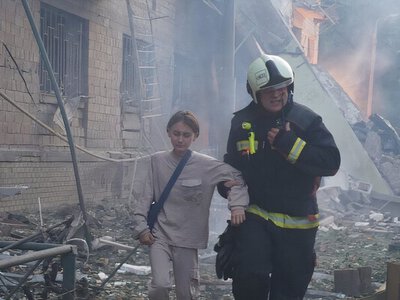 В результате обстрела Киева погибли минимум четверо, под завалами есть люди. Фото, видео
