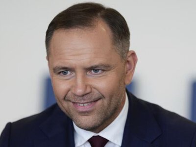 Навроцкий едет в Украину: что стоит за первым громким визитом президента?
