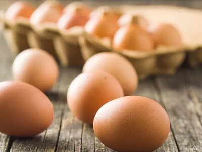 Нужно ли мыть яйца и хранить в холодильнике: советы экспертов