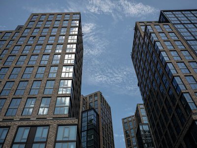 Украинцы будут платить налог даже за давно приобретенную недвижимость — новые детали налоговой