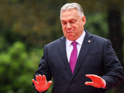 Венгрия под прицелом: Сикорский обвинил Орбана в тайных играх з Кремлем