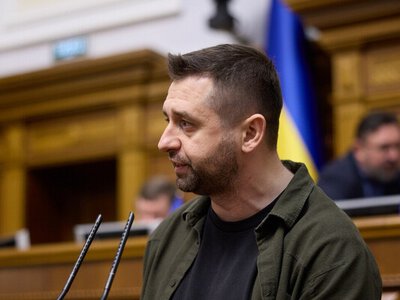 Арахамия о скандальном законе относительно НАБУ: Надо садиться и нормальным путем решать