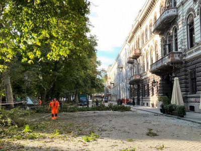 В Одессе дрон РФ попал прямо по Приморскому бульвару. Фото