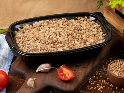 Дешево, просто и очень вкусно: гречка с овощами без хлопот