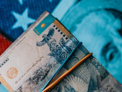 Сколько долларов продал Нацбанк для спасения тенге