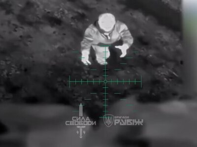 Боец ВСУ выбрался из окружения на байке, который ему скинул дрон