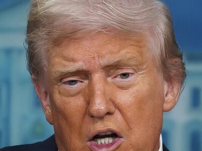 Трампу стоит отложить встречу с Путиным, если он не хочет выглядеть слабаком – Bloomberg