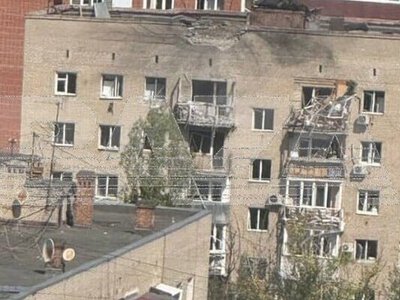 В Ростове сбитый с курса БПЛА врезался в жилой дом. Эффектное видео
