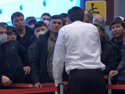 Допросы в аэропорту, унижения и высылки: новая волна преследований выходцев из Центральной Азии в России