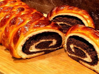 Много начинки, мало теста: маковый рулет к чаю