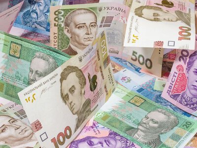 Деньги на карту: клиенты ПриватБанка могут получить по 2500 грн