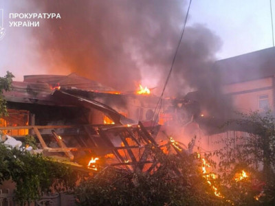 Россия атаковала Херсон: погибла пожилая женщина, есть раненая