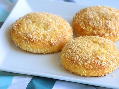 Хрустящие снаружи и мягкие внутри: рецепт самых вкусных сырников с овсянкой