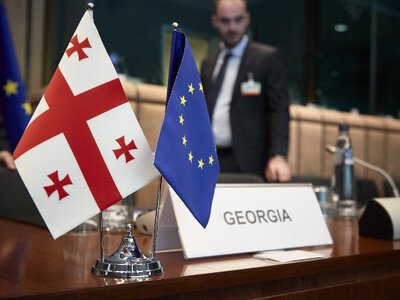 Что думают грузины об угрозе потери безвиза с ЕС - опрос