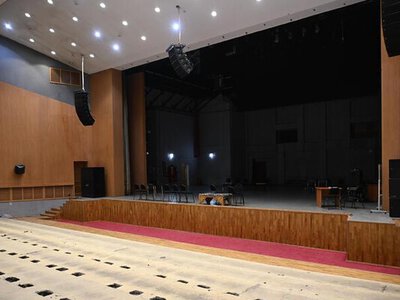 Дархан Сатыбалды проверил реконструкцию Театра «Алатау» и посетил библиотеку Alatau Creative Hub