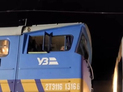 На Киевщине задерживается движение поездов: из-за чрезвычайного происшествия в Фастовском районе сотни пассажиров эвакуированы