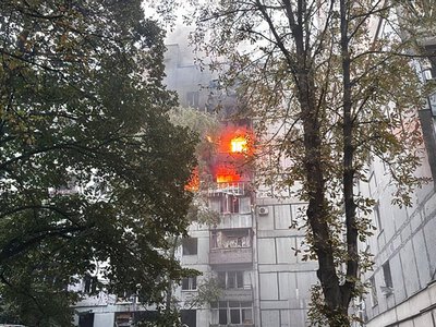 Российская ракета попала в жилую многоэтажку в Днепре. Фото, видео