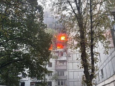 В Днепре ракета попала в жилую многоэтажку: что известно
