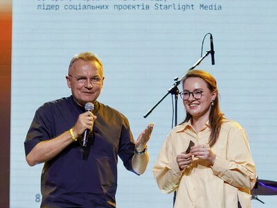 Садовый заявил, что прослушку в его кабинете нашли после визита первых лиц страны. О ком речь?
