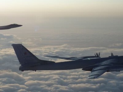 США перехватили российские самолеты и истребители в зоне ПВО возле Аляски