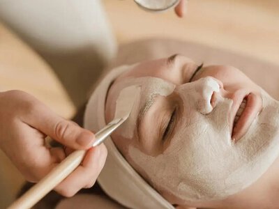 Секреты ухода за кожей: почему лучше воспользоваться профессиональной косметикой