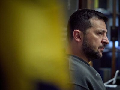 Зеленский показал последствия атаки РФ на вокзал в Шостке: десятки пострадавших, в месте удара предварительно были и железнодорожники, и пассажиры